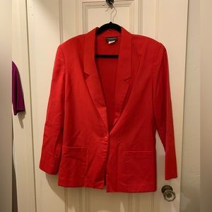 Red Vintage Blazer — perfect for oversize look